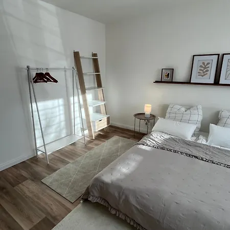 80 Qm Stadtnahes Domizil Im Gruenen Appartement